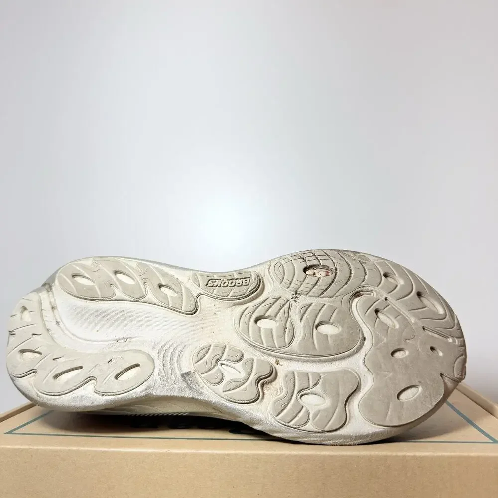 Brooks Adrenaline GTS 25 Womens 9 White Silver Road Running Shoes Gym Sneakers